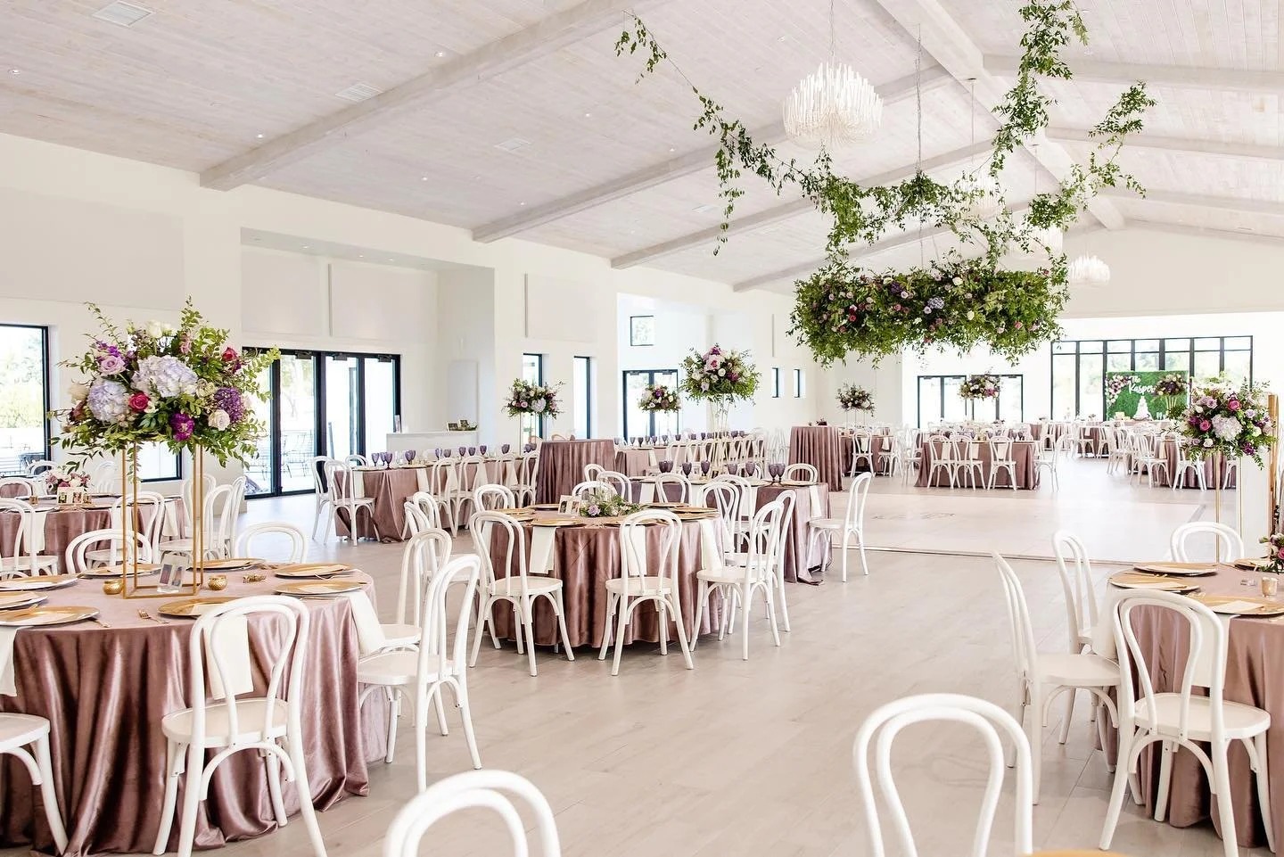 Table Rentals for Stylish and Functional Event Layouts